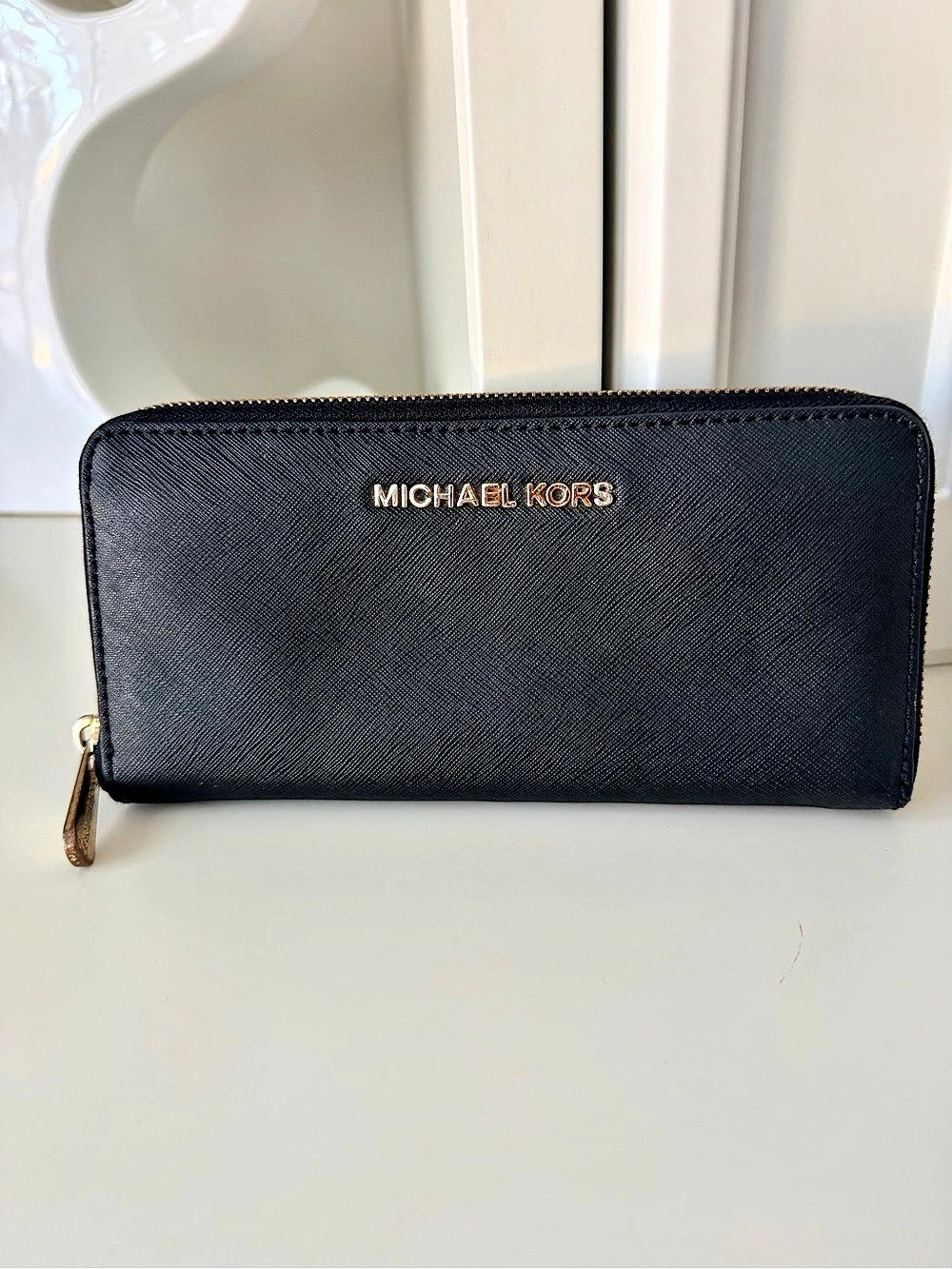 MICHAEL KORS Jet Set Travel Continental Saffiano Leather Zip Around Wallet Black